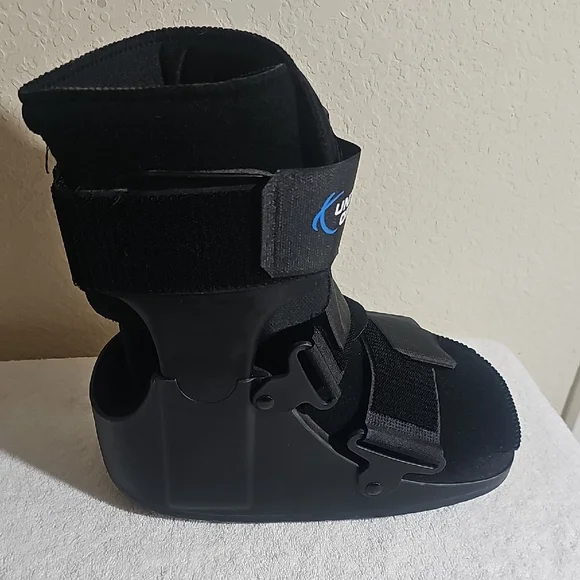 United Ortho Black Medical Fracture Boot Short Cam Walker Small - Picture 3 of 8